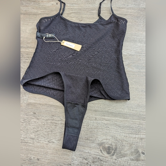 NWT - SKIMS black mesh logo bodysuit S - Picture 4 of 13